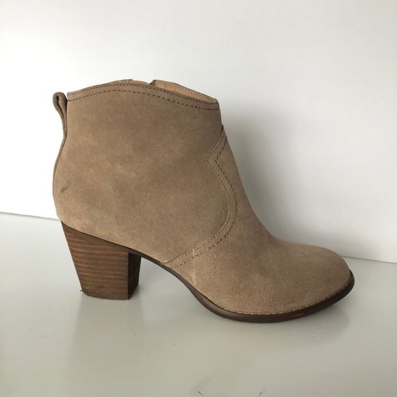 Land’s End Suede Leather Chelsea Bootie 7 US /37.5 EU - Picture 2 of 8